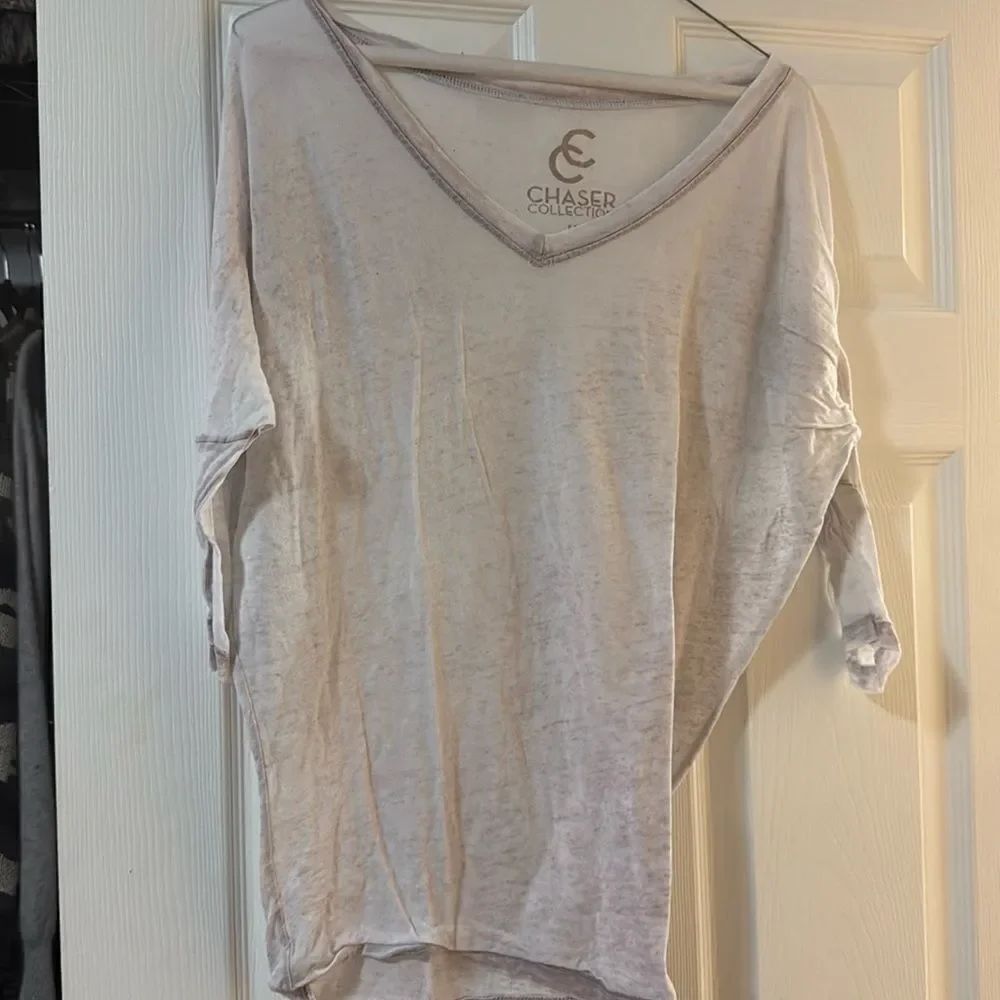 Chaser Brand - Oversized Thin White/Gray Short Sleeve T Shirt - Size Medium